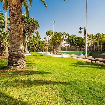 Volcano- Pool, Gym And Activities In Sport Center Fariones Included * Puerto del Carmen (Lanzarote)